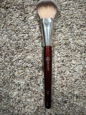 BK Beauty Brush #107